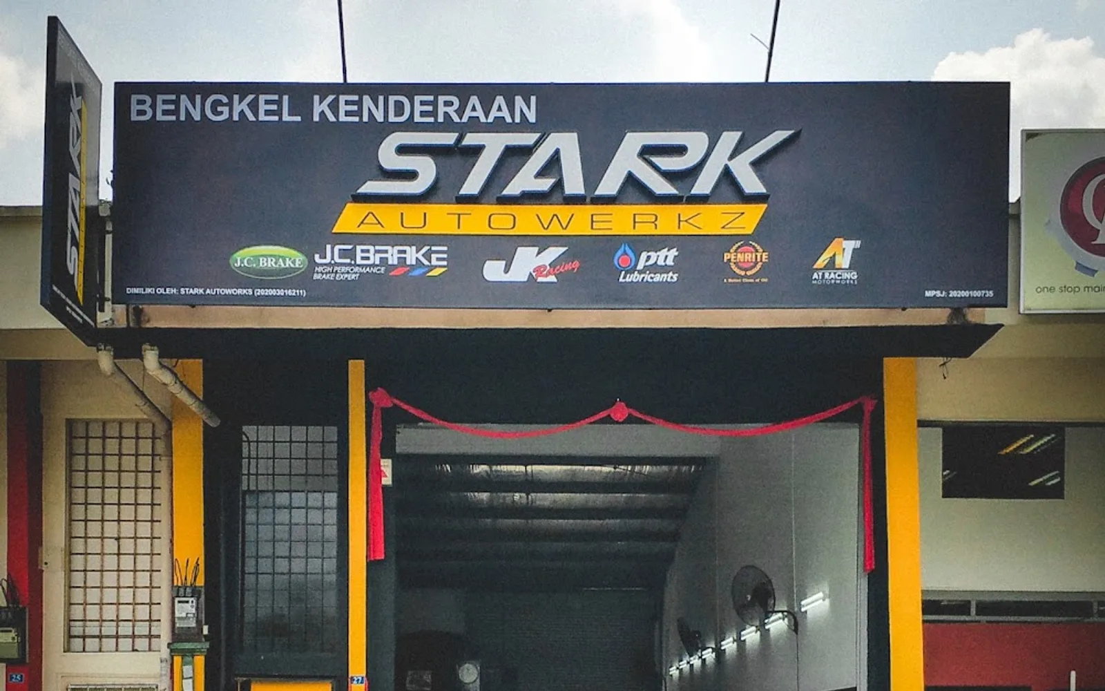 Car air-conditioning at Stark Autowerkz