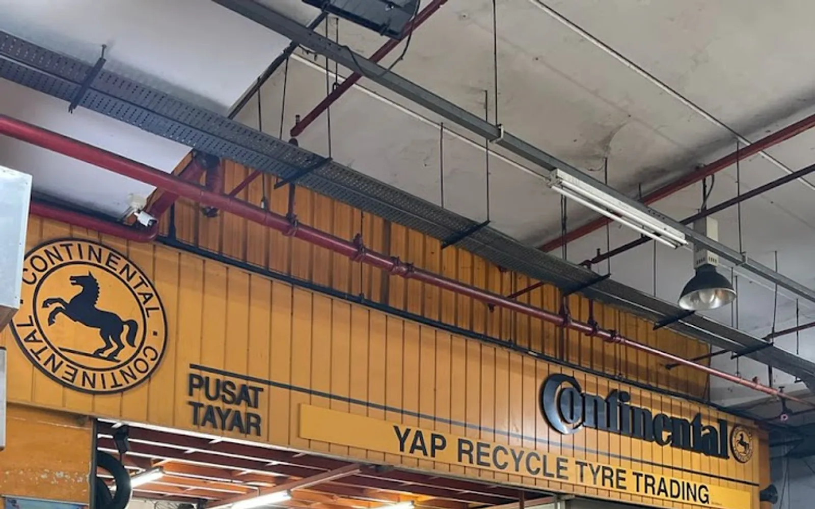 Tyre fitting & repair at Wh Automobil